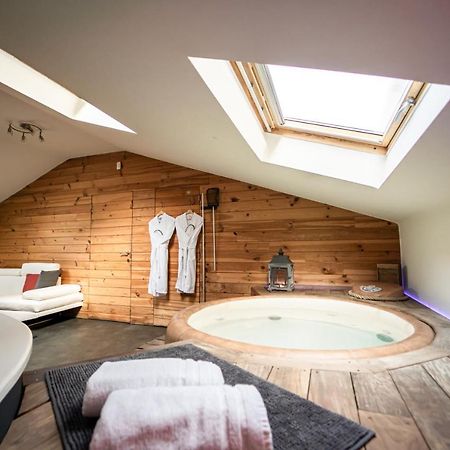 Le Lov'T - Suite Avec Jacuzzi Spontin Kültér fotó