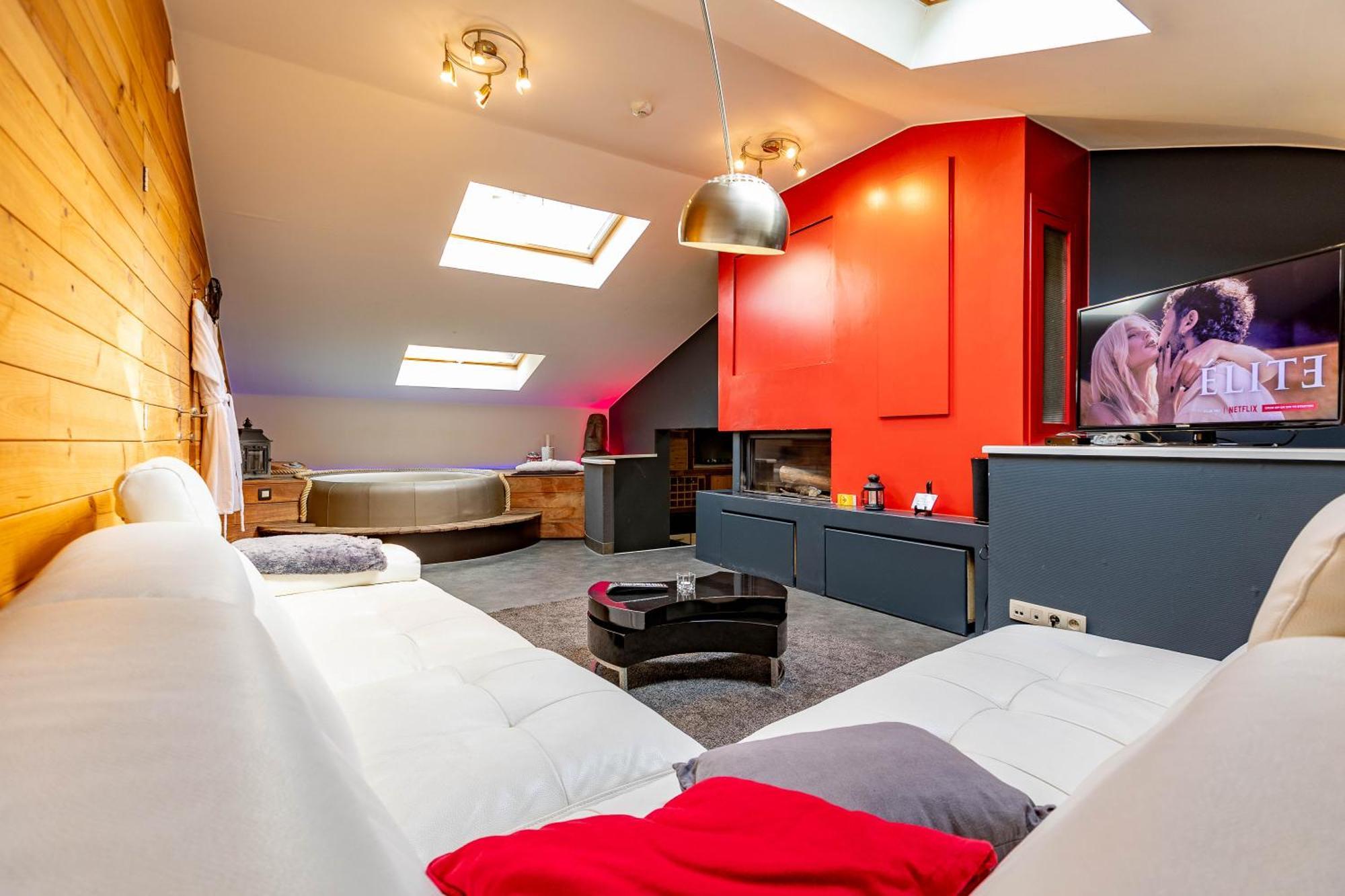 Le Lov'T - Suite Avec Jacuzzi Spontin Kültér fotó